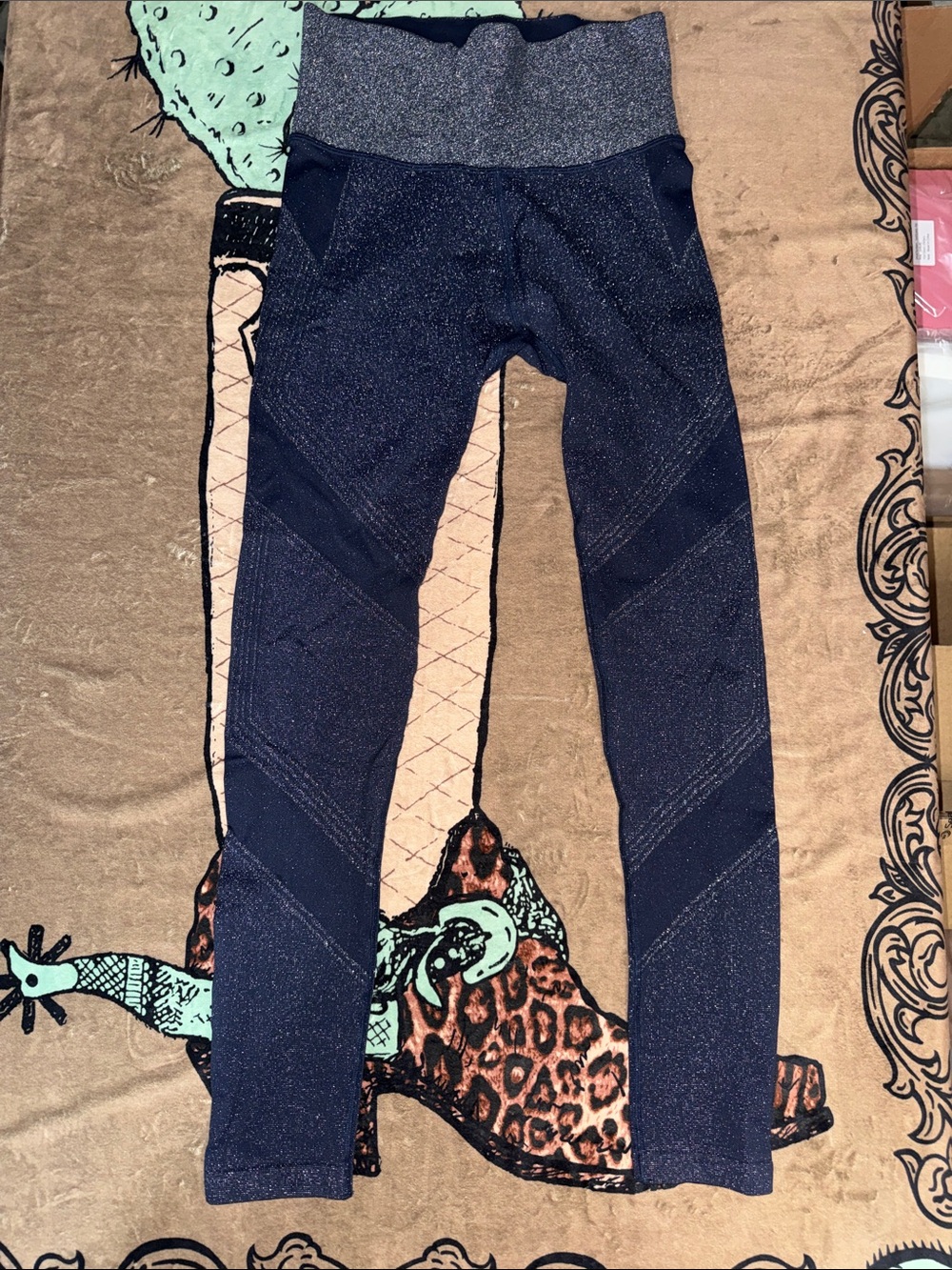 NWOT Athleta Twilight Tight 2.0 Seamless Leggings in Navy and Silver Shimmer.